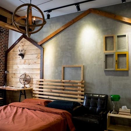 Loft Wo Design Inn Tainan Bagian luar foto