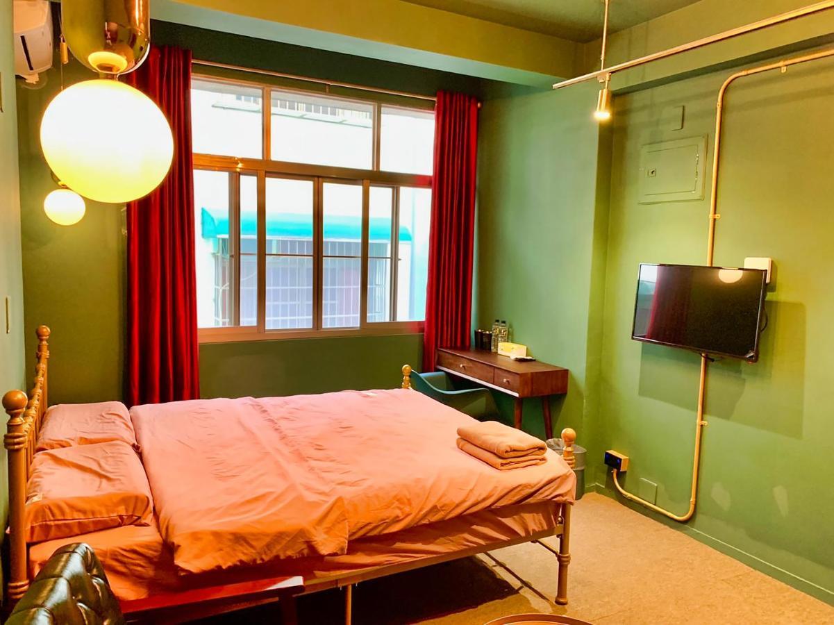 Loft Wo Design Inn Tainan Bagian luar foto