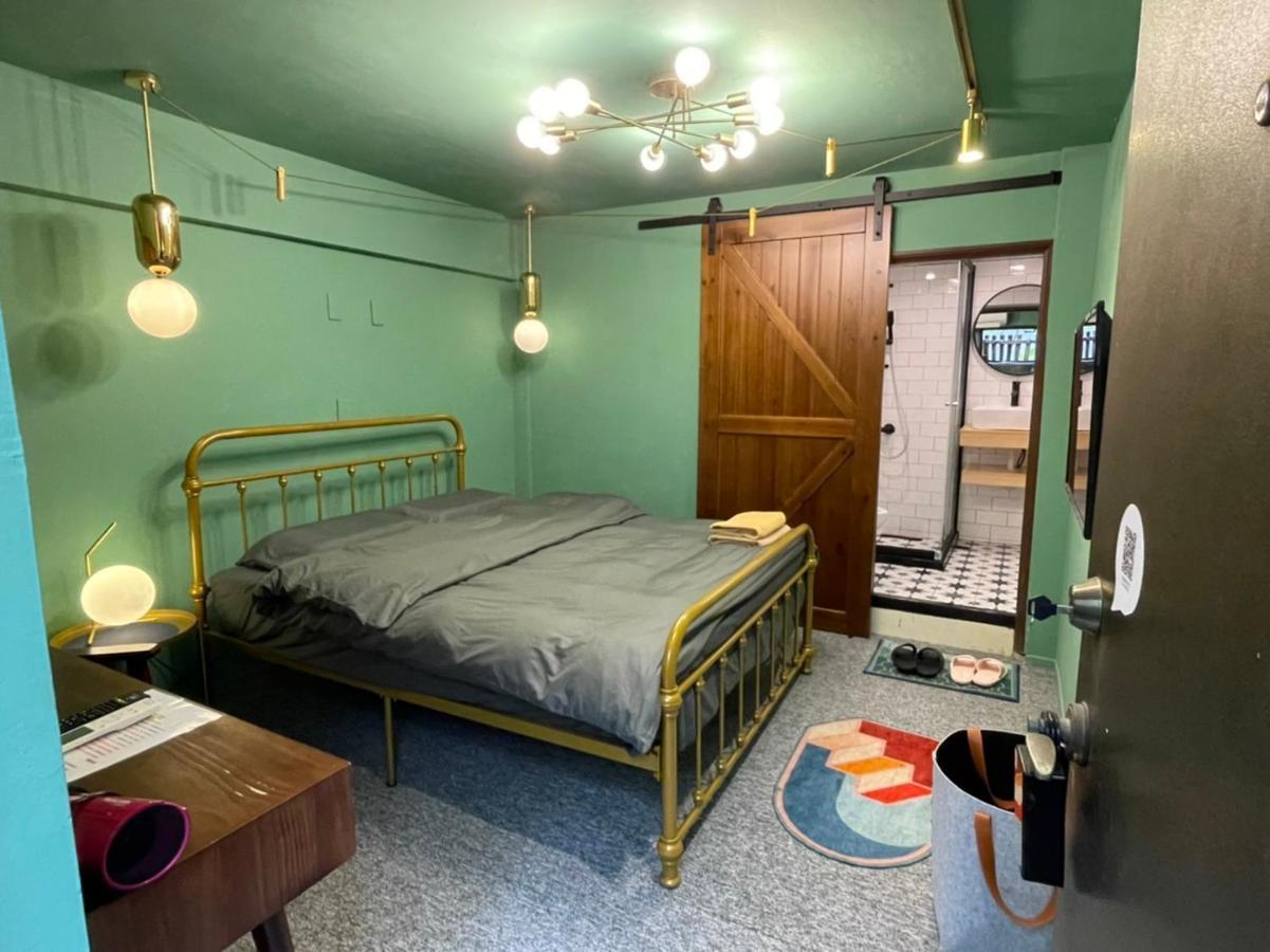 Loft Wo Design Inn Tainan Bagian luar foto