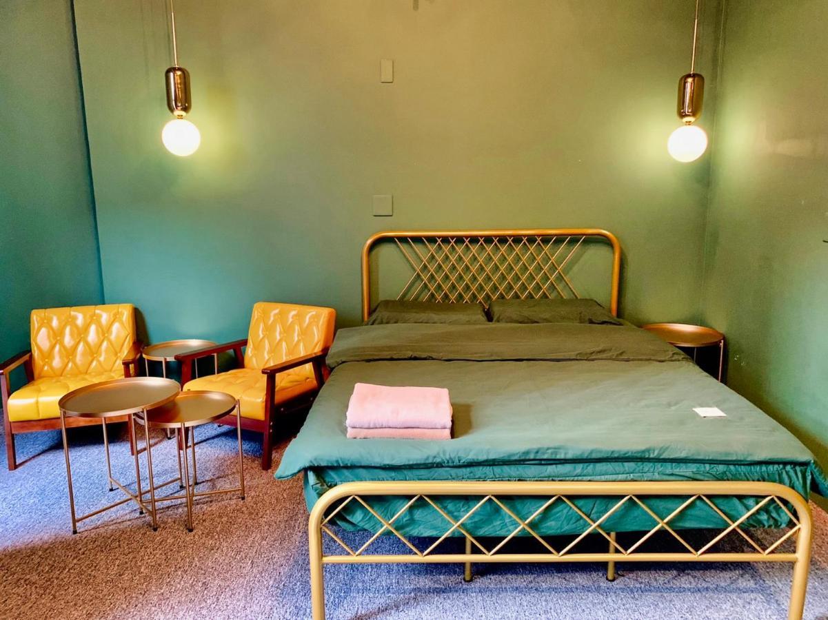 Loft Wo Design Inn Tainan Bagian luar foto