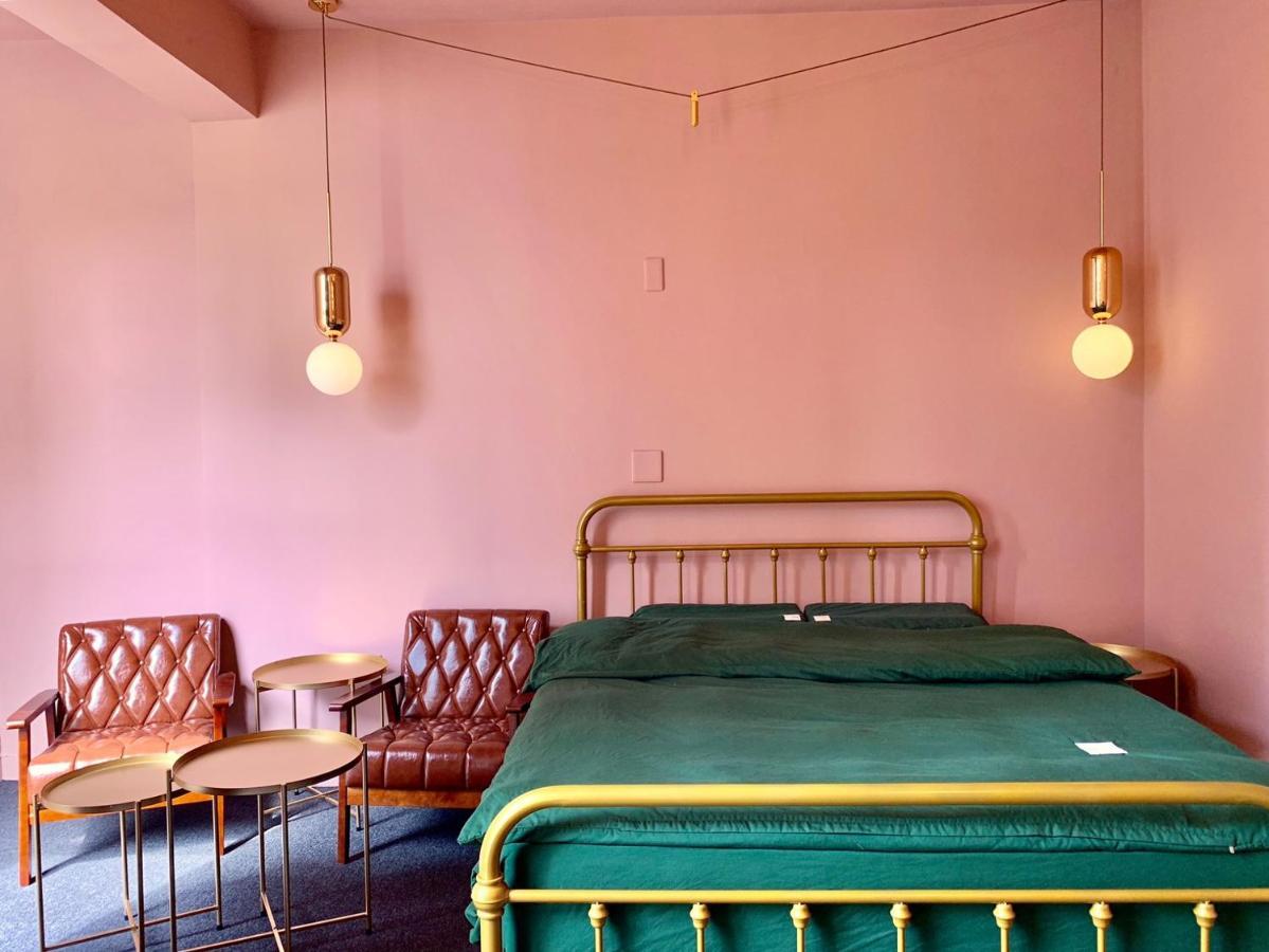 Loft Wo Design Inn Tainan Bagian luar foto