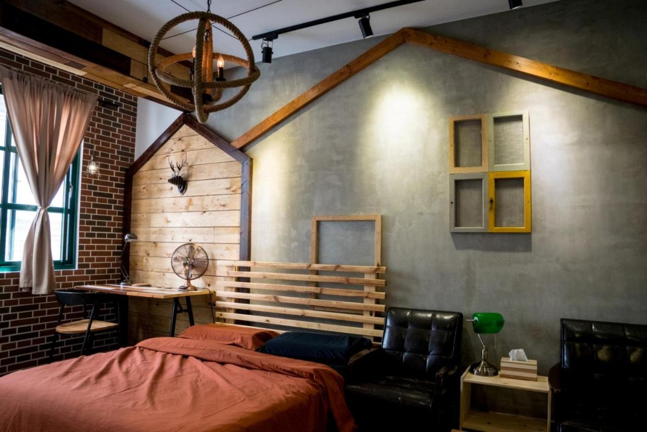 Loft Wo Design Inn Tainan Bagian luar foto