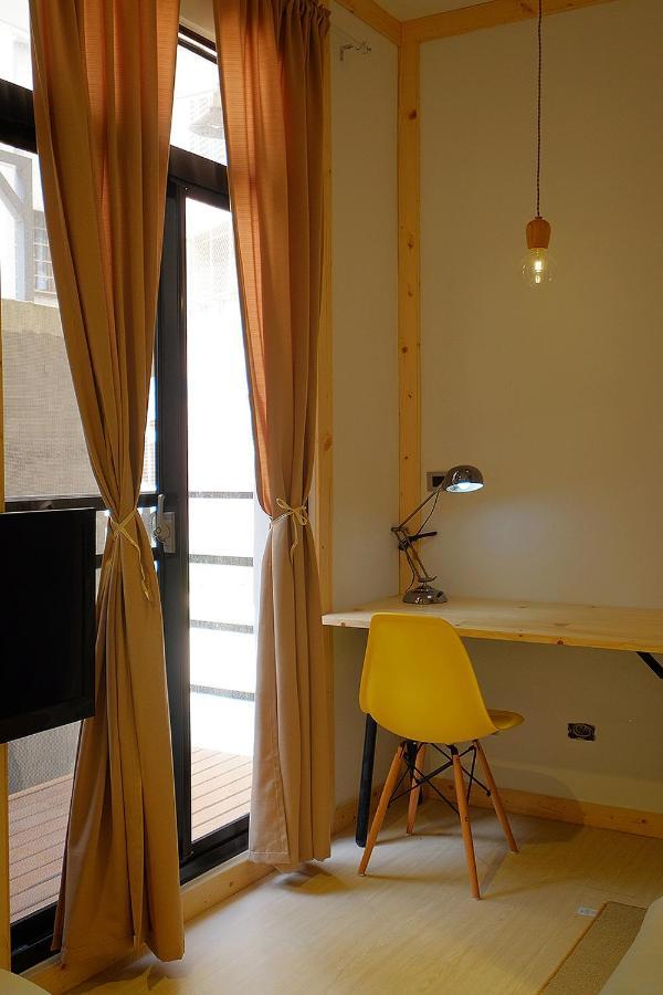 Loft Wo Design Inn Tainan Bagian luar foto