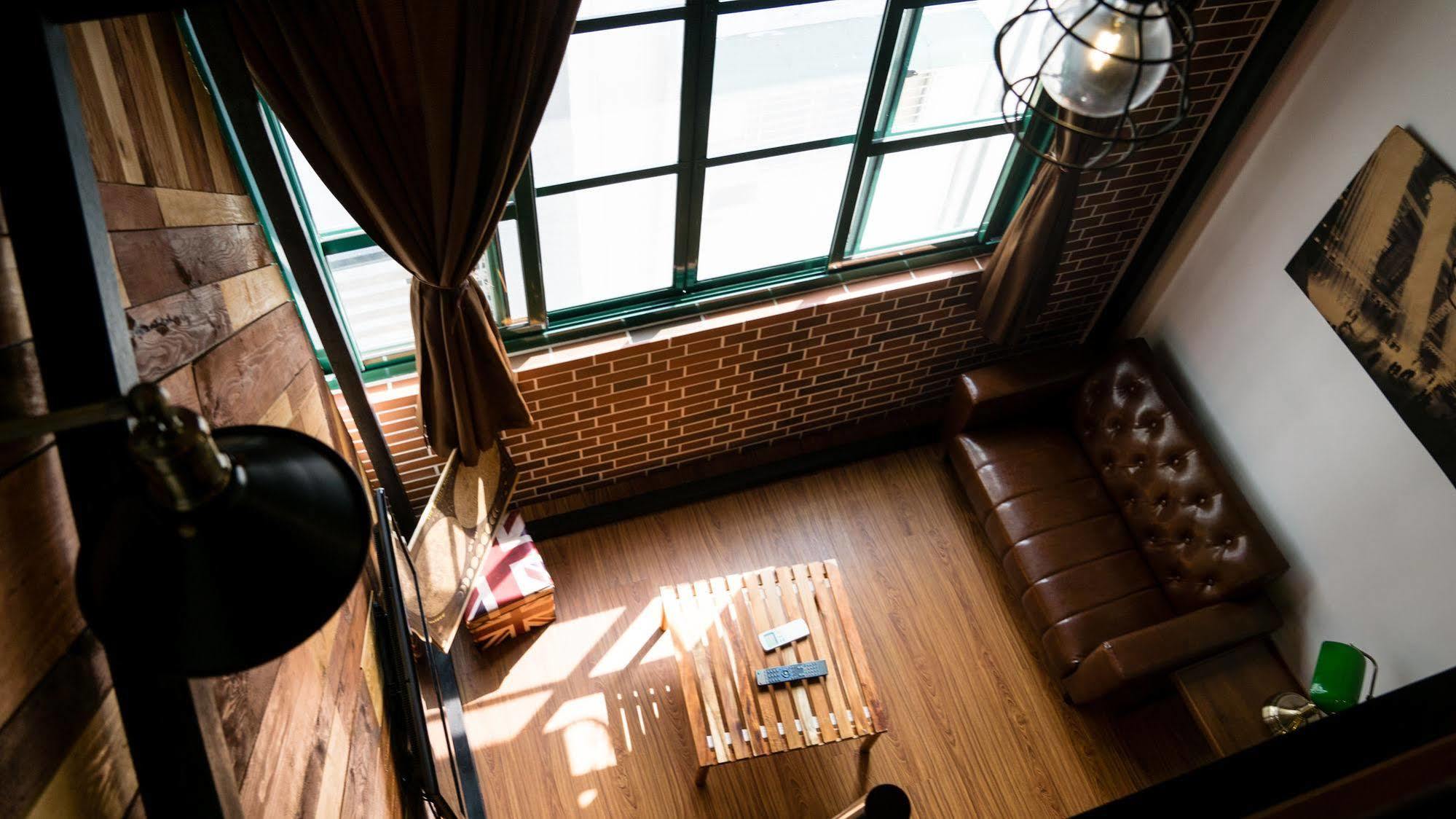 Loft Wo Design Inn Tainan Bagian luar foto
