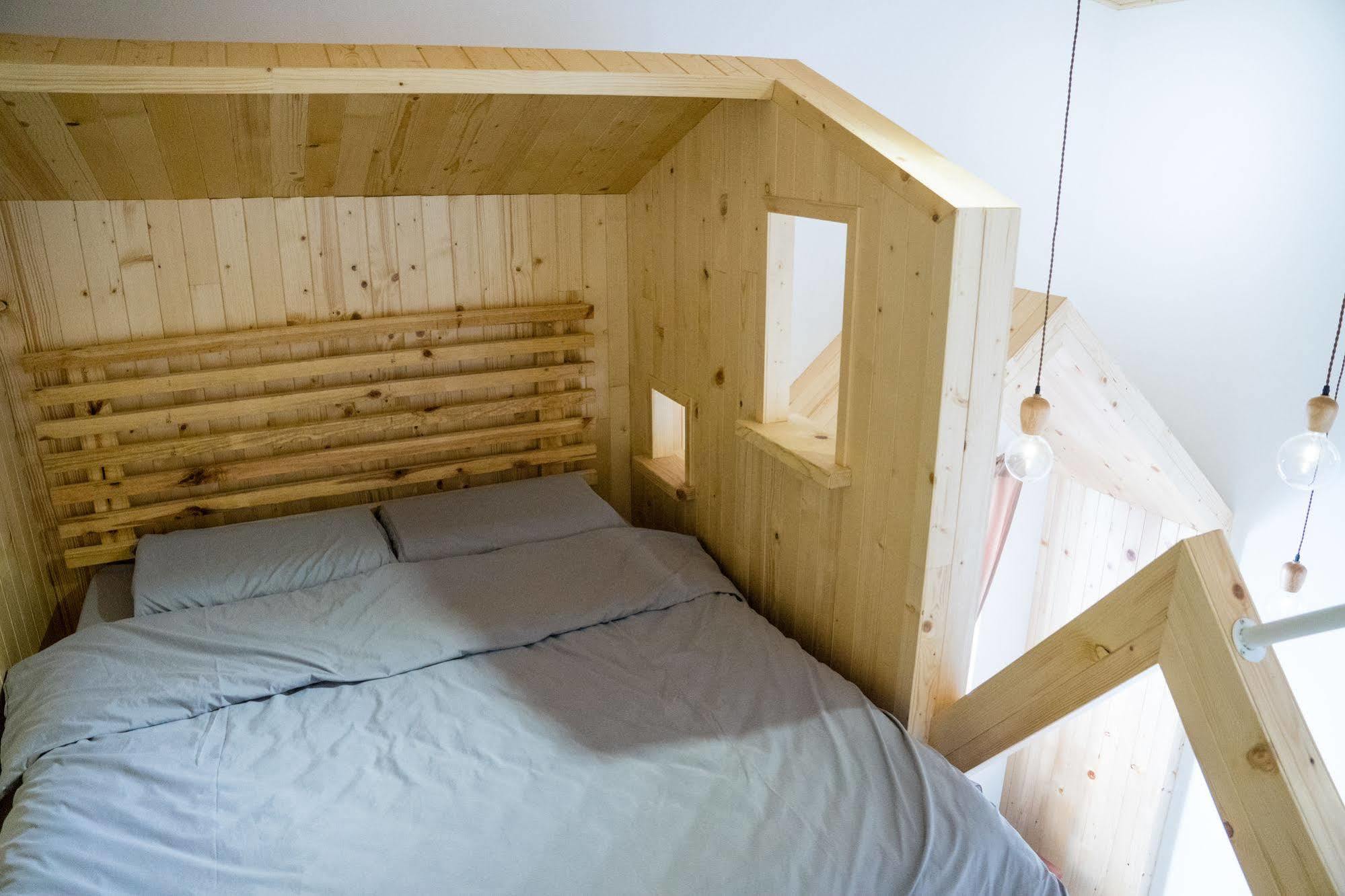Loft Wo Design Inn Tainan Bagian luar foto