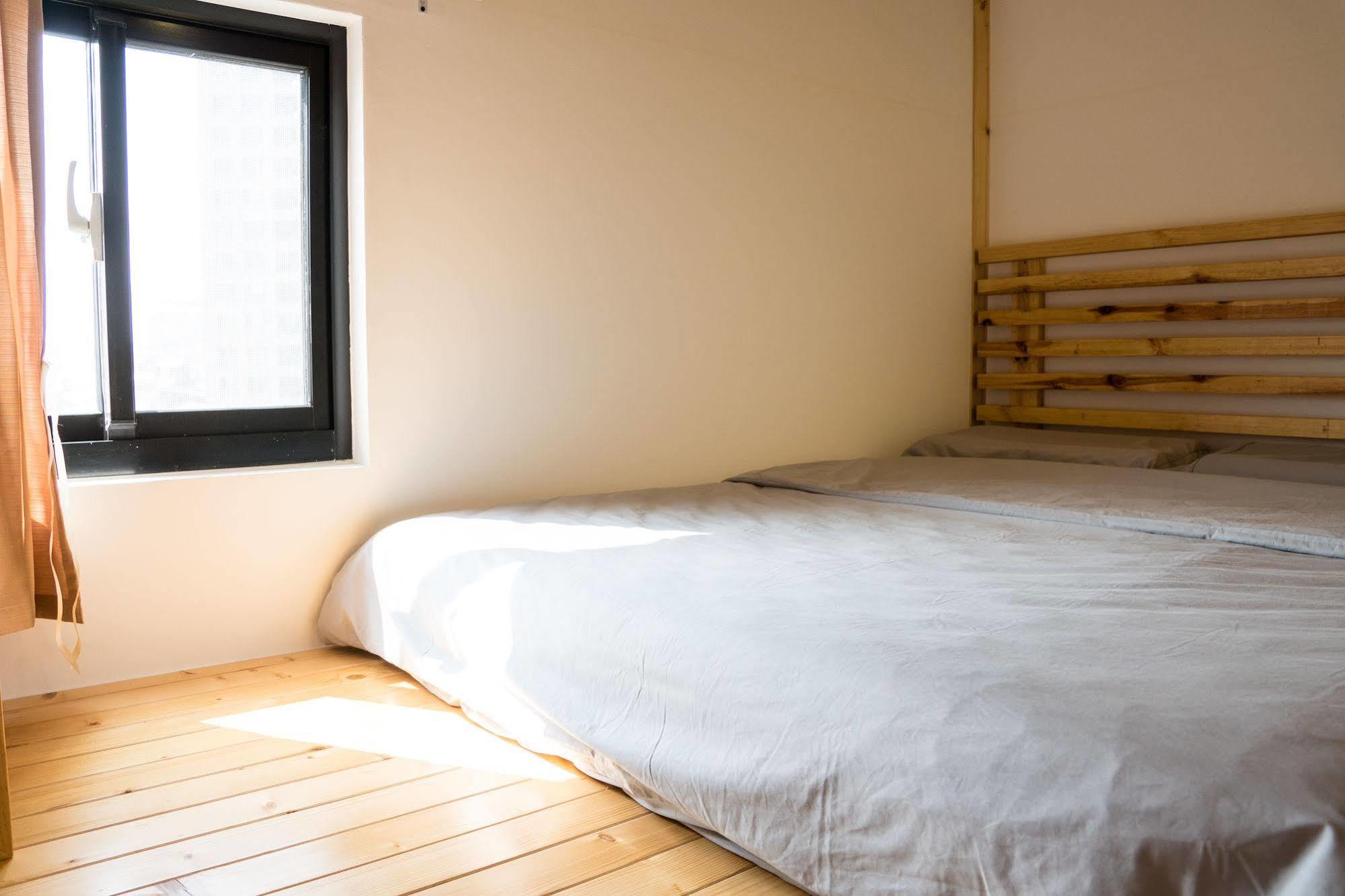 Loft Wo Design Inn Tainan Bagian luar foto