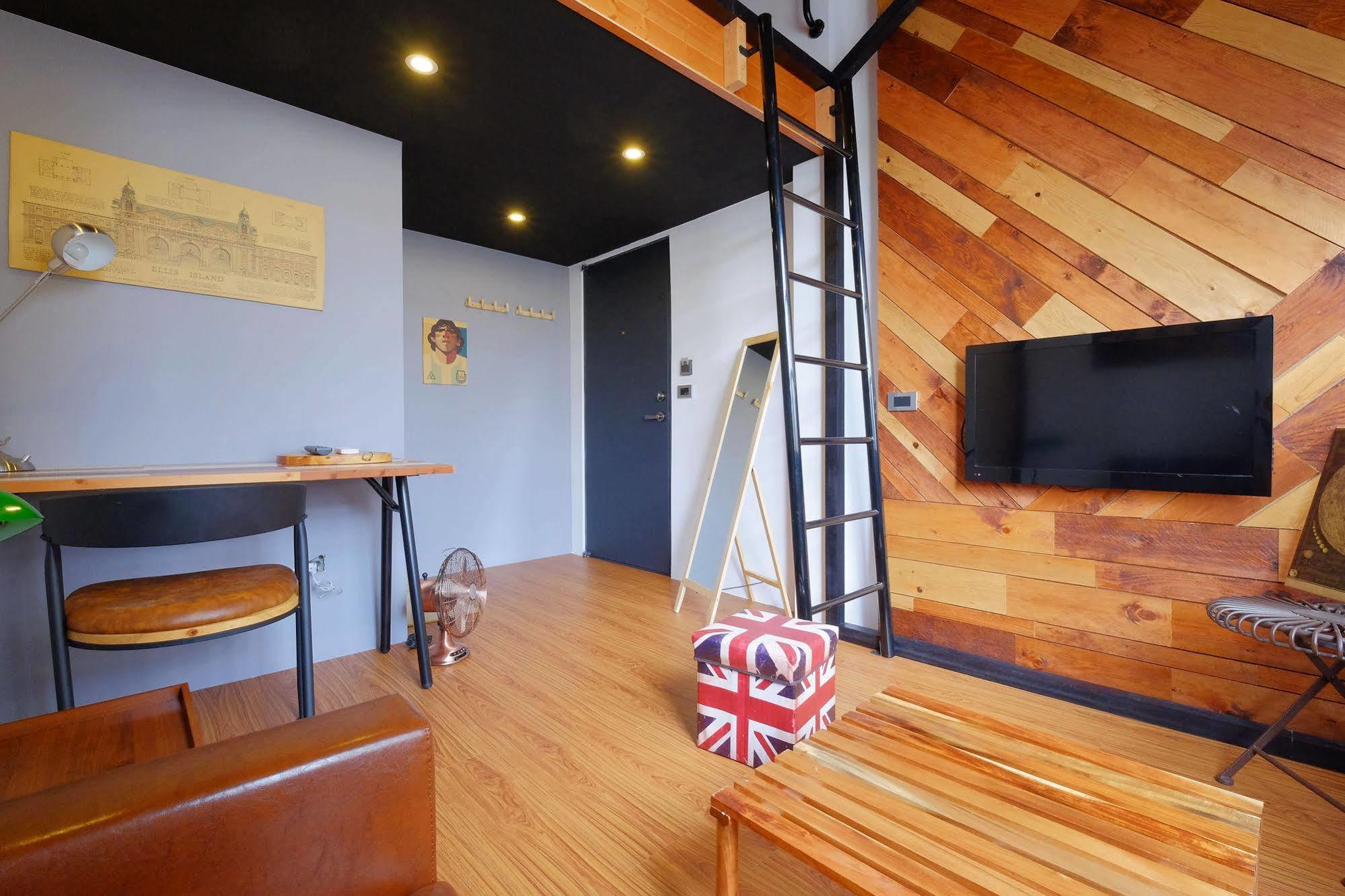 Loft Wo Design Inn Tainan Bagian luar foto