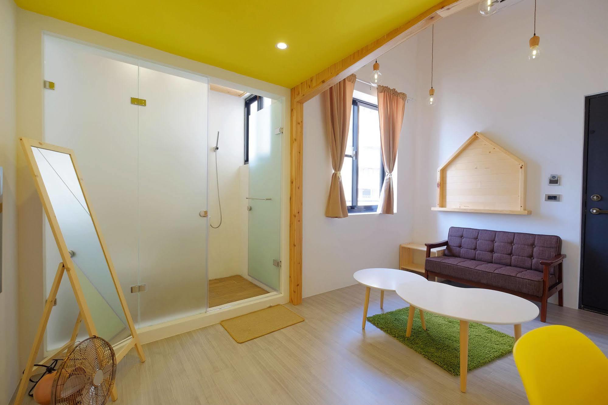Loft Wo Design Inn Tainan Bagian luar foto