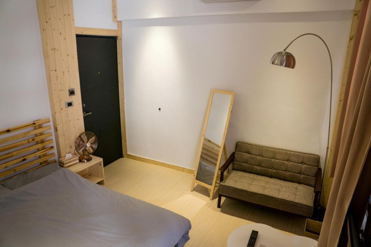 Loft Wo Design Inn Tainan Bagian luar foto